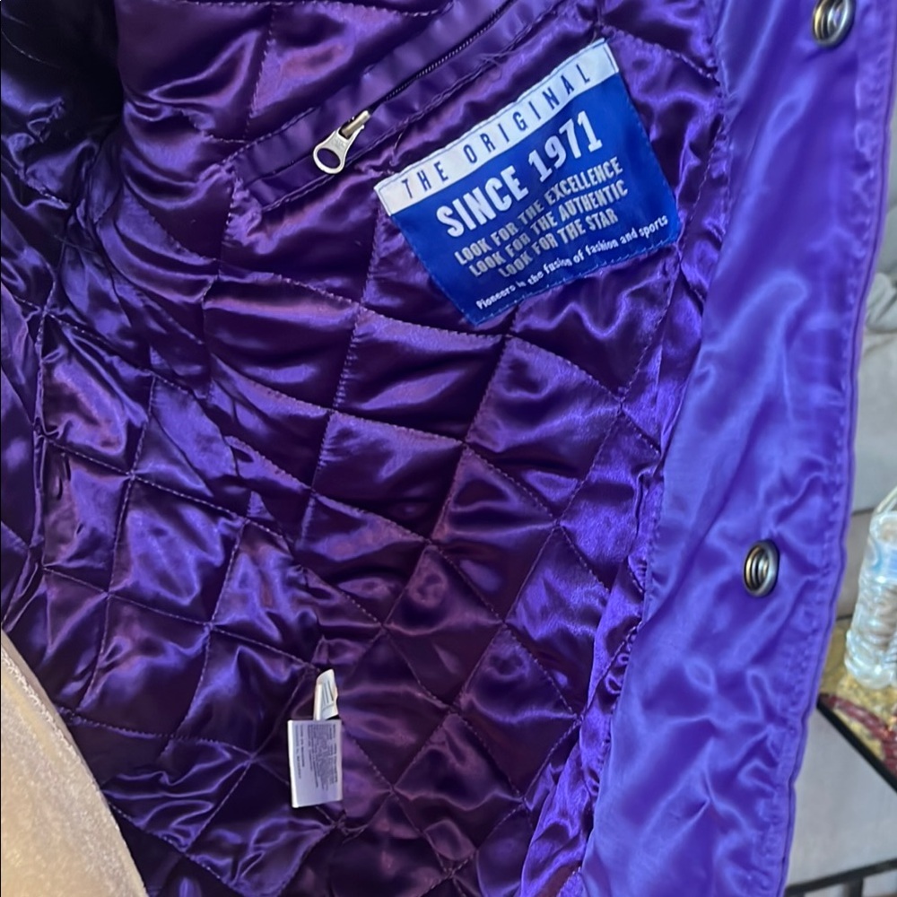 LA Lakers Purple Jacket - Picture 8 of 16